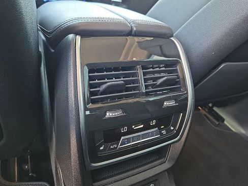 Used 2024 BMW X7 xDrive40i w/ Executive Package AWD/4WD image 12