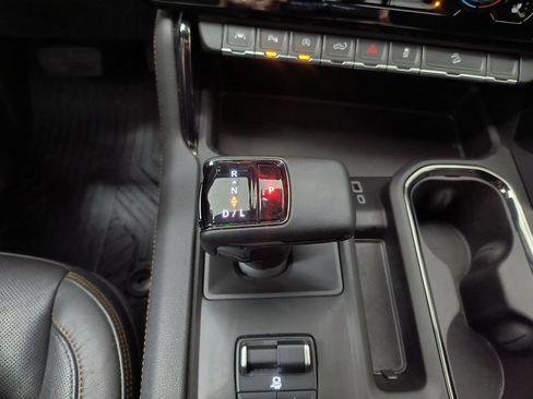 Used 2023 GMC Sierra 1500 AT4 w/ AT4 Premium Package AWD/4WD image 14
