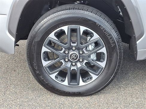 Used 2024 Toyota Tundra Limited image 8