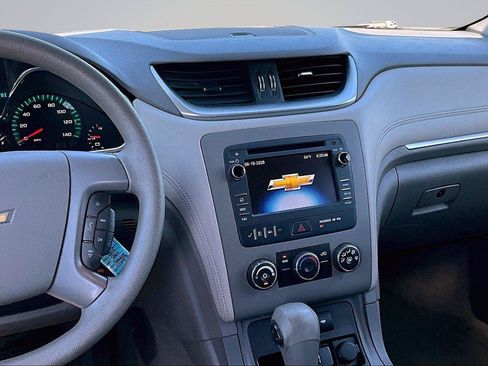 Used 2015 Chevrolet Traverse LS FWD image 7