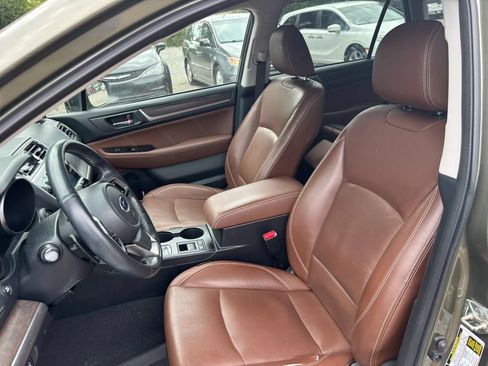 Used 2019 Subaru Outback 2.5i Touring AWD/4WD image 11
