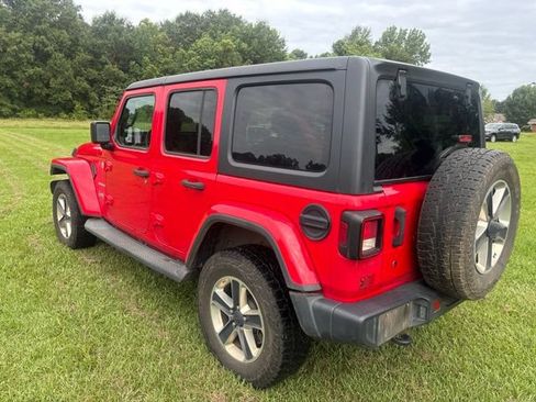 Used 2019 Jeep Wrangler Unlimited Sahara AWD/4WD image 11