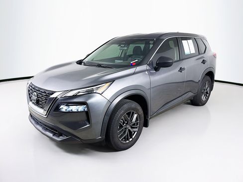 Used 2021 Nissan Rogue S image 4