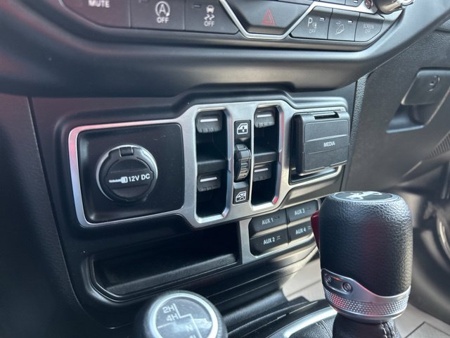 Used 2020 Jeep Wrangler Unlimited Sahara AWD/4WD image 43