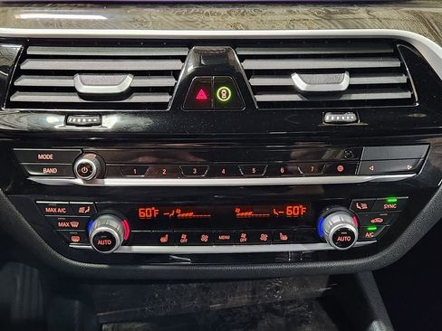 Used 2023 BMW 530i w/ Premium Package image 38