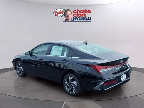 New 2026 Hyundai Elantra Limited FWD image 3