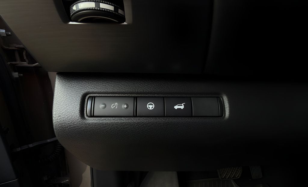 Used 2025 Nissan Pathfinder Rock Creek AWD/4WD image 19