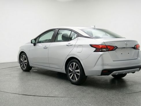 Used 2025 Nissan Versa SV image 6