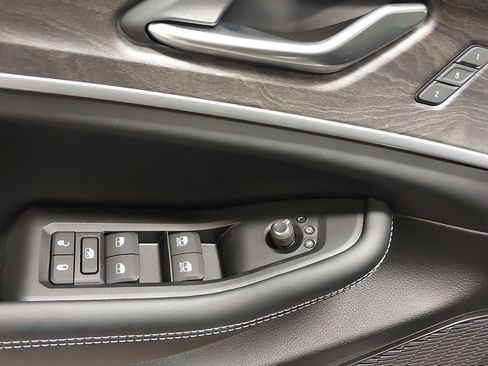 New 2025 Jeep Grand Cherokee L Limited image 25