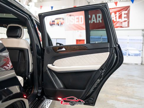 Used 2017 Mercedes-Benz GLS 550 4MATIC image 49