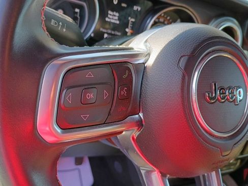 Used 2022 Jeep Wrangler Unlimited Sahara image 31