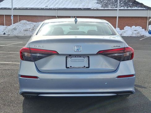 Used 2023 Honda Civic Touring image 5