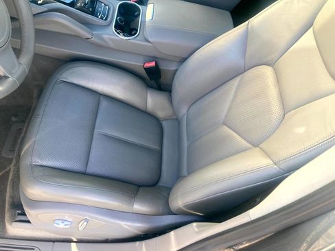 Used 2014 Porsche Cayenne image 28