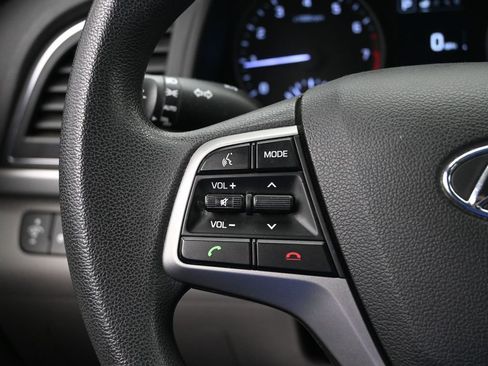 Used 2018 Hyundai Elantra SEL image 14