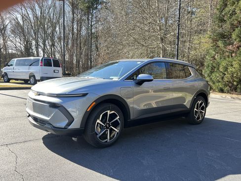 New 2026 Chevrolet Equinox EV LT image 5