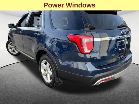 Used 2017 Ford Explorer XLT w/ Equipment Group 202A image 10