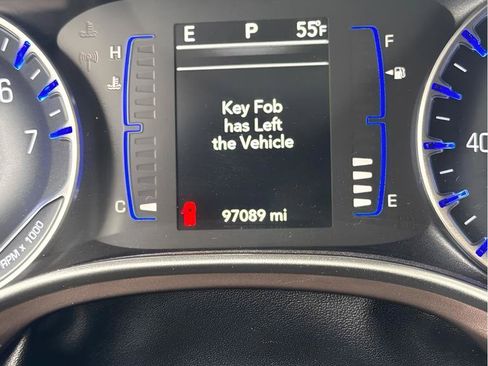 Used 2020 Chrysler Voyager Lxi FWD image 14
