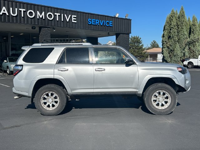 Used 2016 Toyota 4Runner SR5 Premium AWD/4WD image 2
