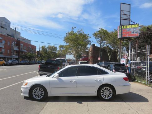 Used 2011 Hyundai Azera GLS w/ Premium Pkg 2 FWD image 7