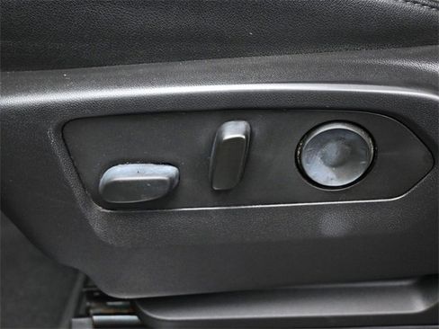 Used 2024 GMC Sierra 2500 SLT w/ SLT Convenience Package image 19