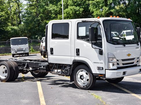 New 2024 Chevrolet Low Cab Forward image 6