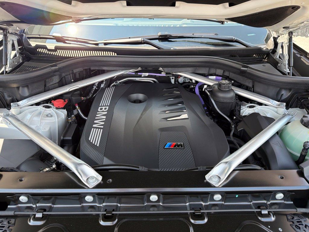 New 2027 BMW X6 xDrive40i AWD/4WD image 13