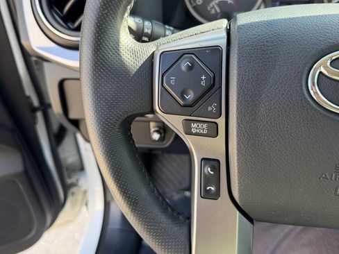 Used 2017 Toyota Tacoma SR5 image 21