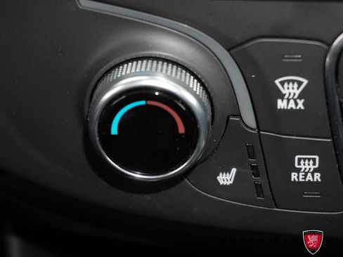 Used 2023 Chevrolet Traverse LT FWD image 8
