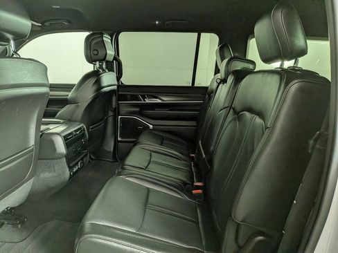 Certified 2023 Jeep Wagoneer L Series II AWD/4WD image 36