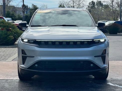 Used 2024 Jeep Wagoneer Launch Edition image 7