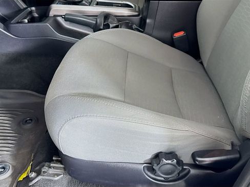 Used 2018 Toyota Tacoma SR5 image 19