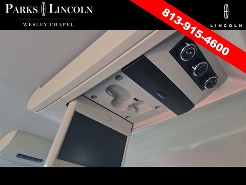 Used 2013 Chrysler Town & Country Touring image 14