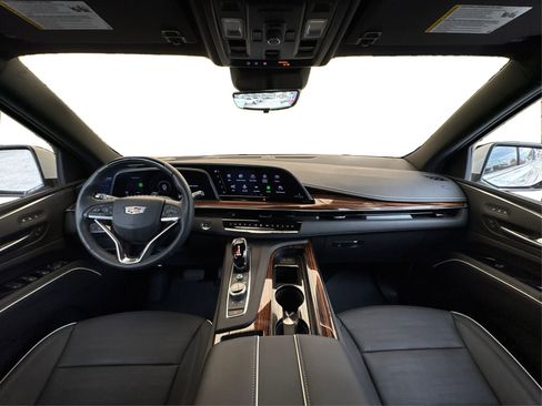Certified 2024 Cadillac Escalade ESV Premium Luxury image 25