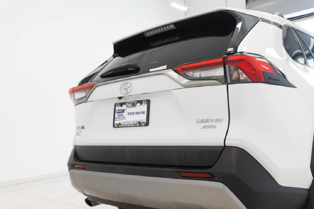 Used 2023 Toyota RAV4 Limited AWD/4WD image 33