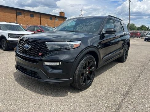 Certified 2023 Ford Explorer ST w/ Equipment Group 401A AWD/4WD image 30