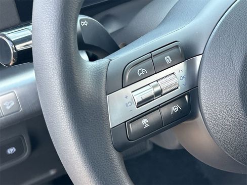 New 2026 Hyundai Kona SE image 22