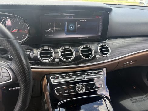 Used 2017 Mercedes-Benz E 300 image 10