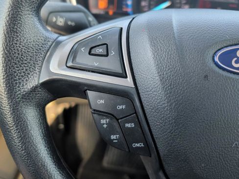 Used 2020 Ford Fusion SE image 18