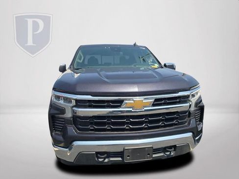 Used 2023 Chevrolet Silverado 1500 LT AWD/4WD image 12