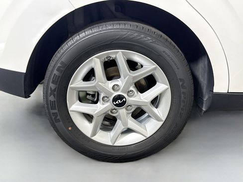 Used 2024 Kia Soul LX w/ Option Group 015 FWD image 32