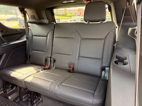 Used 2022 Chevrolet Tahoe Z71 w/ Luxury Package AWD/4WD image 13