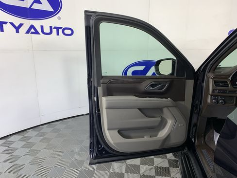 Used 2021 Chevrolet Tahoe LT w/ Rear Media and Nav Package AWD/4WD image 14