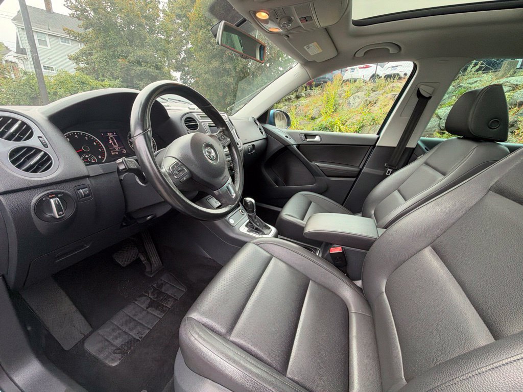 Used 2017 Volkswagen Tiguan Wolfsburg Edition AWD/4WD image 16