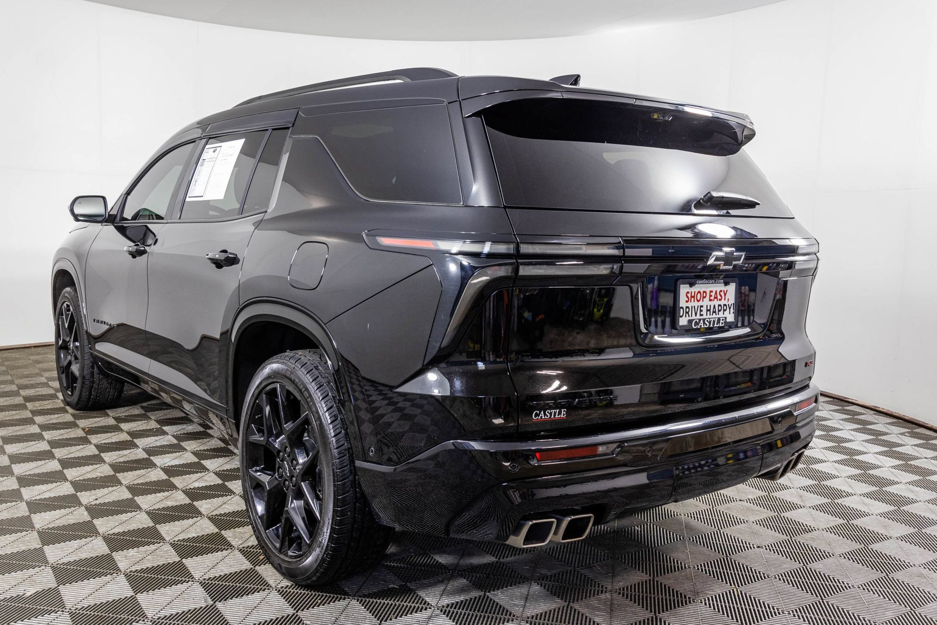 Used 2024 Chevrolet Traverse RS FWD image 26