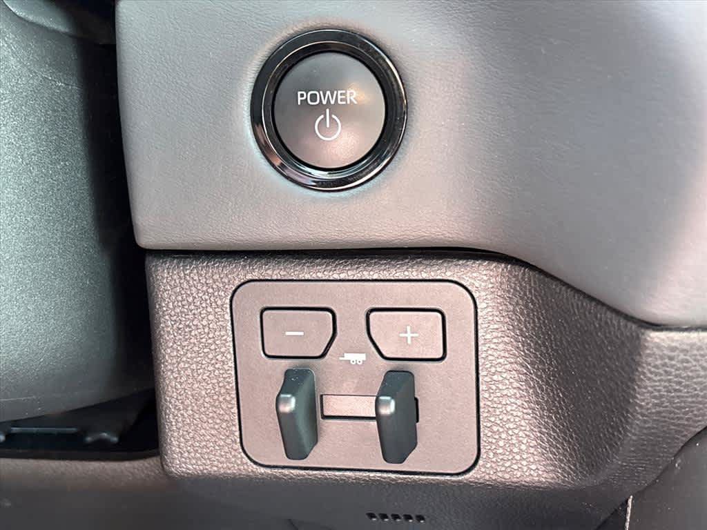 Used 2026 Toyota Sequoia Platinum AWD/4WD image 19