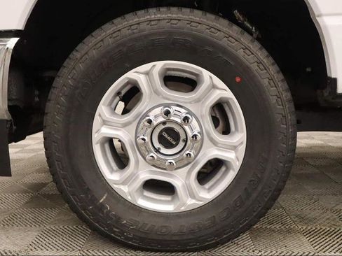 Certified 2024 Ford F250 XLT w/ FX4 Off-Road Package image 10