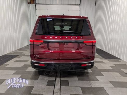 Used 2024 Jeep Wagoneer Series III w/ Premium Group I AWD/4WD image 3