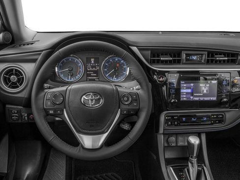 Used 2017 Toyota Corolla SE w/ SE Premium Package FWD image 7
