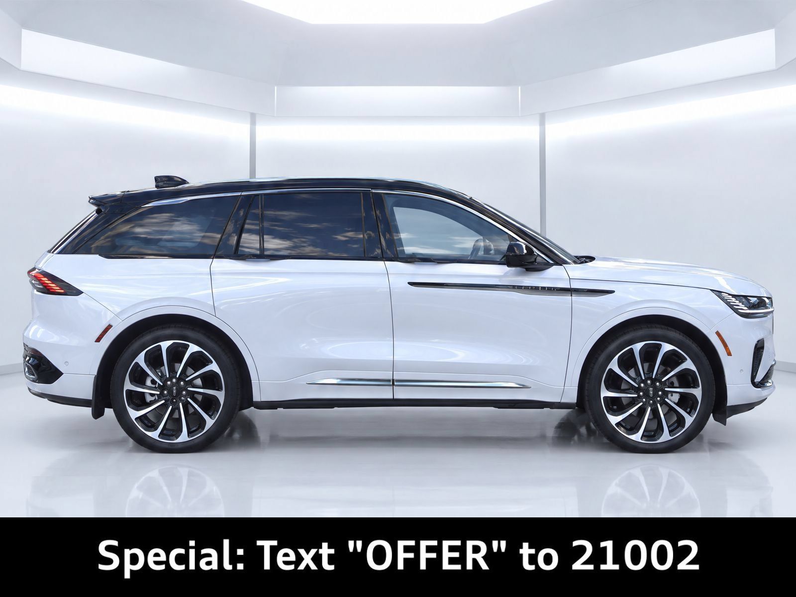 Used 2024 Lincoln Nautilus Black Label AWD/4WD image 8