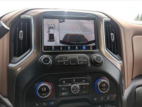 Used 2021 Chevrolet Silverado 2500 High Country w/ Technology Package image 29